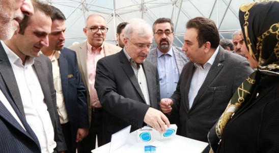تقدیر از تهران شیمی به دلیل تولید داروی پاروکستین (Loxym)