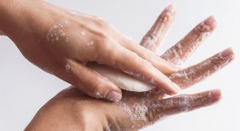 استفاده از صابون‌های آنتی‌باکتریال باعث مقاومت آنتی‌بیوتیکی می‌شود