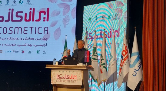داروخانه‌ها به لطف محصولات آرایشی و بهداشتی زنده مانده‌اند