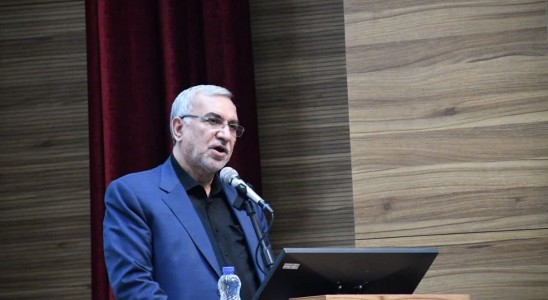 وزیر بهداشت: درمان بیماران سرطانی سیستان و بلوچستان رایگان شود