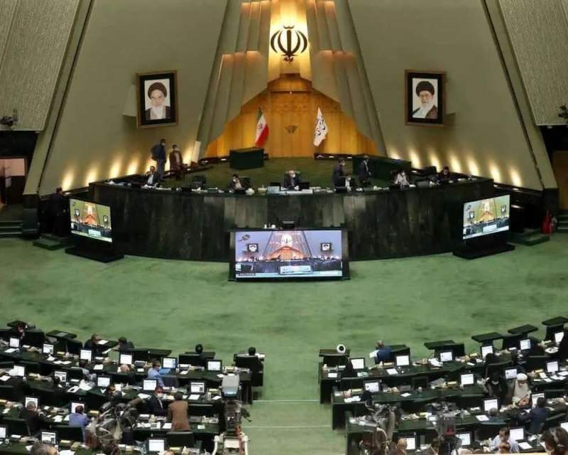مخالفت ۱۰۲ نماینده مجلس با رشد نرخ و کاهش میزان ارز کالای اساسی
