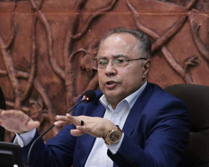 معاون پزشکیان: سعی می‌کنیم کالاهای اساسی گران نشوند