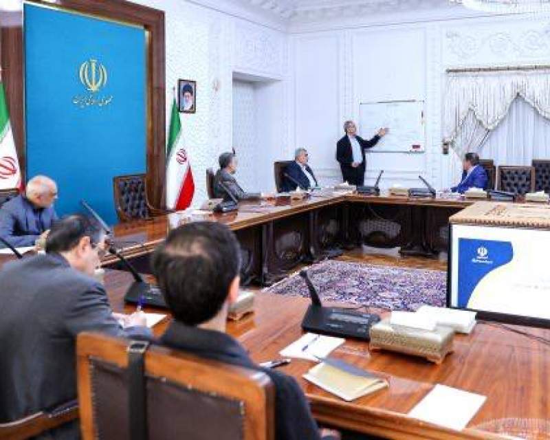 به دنبال کارآمدسازی بخش دولتی نظام سلامت، با هدف ایجاد رضایتمندی کادر درمان و مردم هستیم