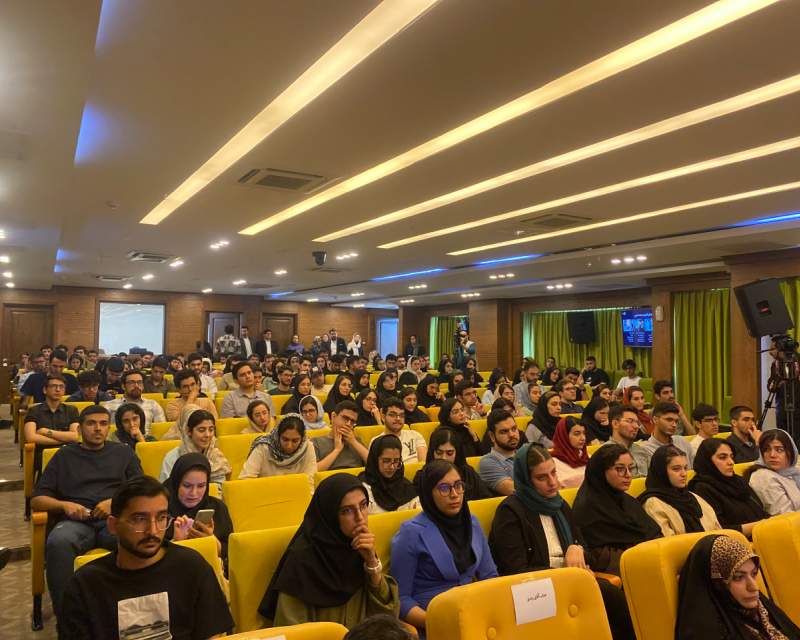 گردهمایی دانشجویان داروسازی دانشگاه‌های تهران با عنوان "سفر به آینده" برگزار شد