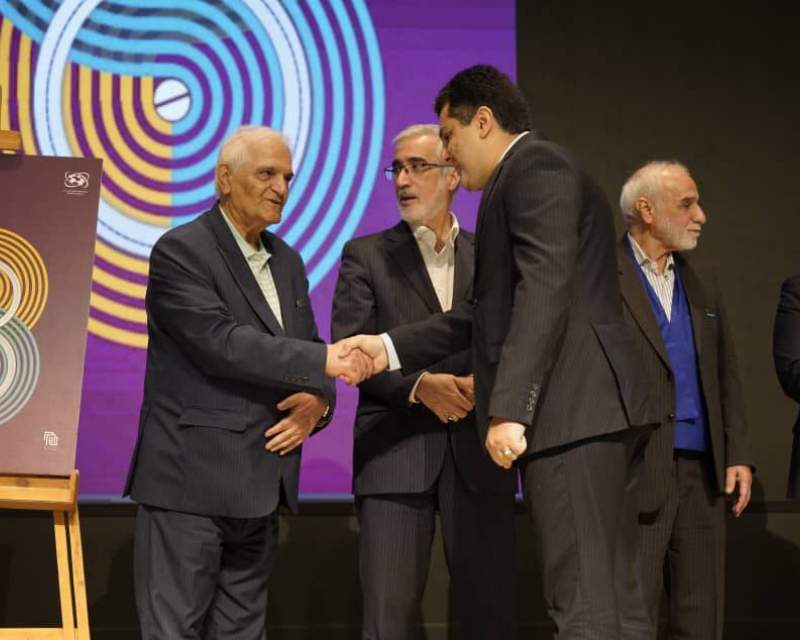 تقدیر رئیس سازمان غذا و دارو از برگزاری کارگاه‌های آموزشی و پنل‌های تخصصی فارمکس هفتم