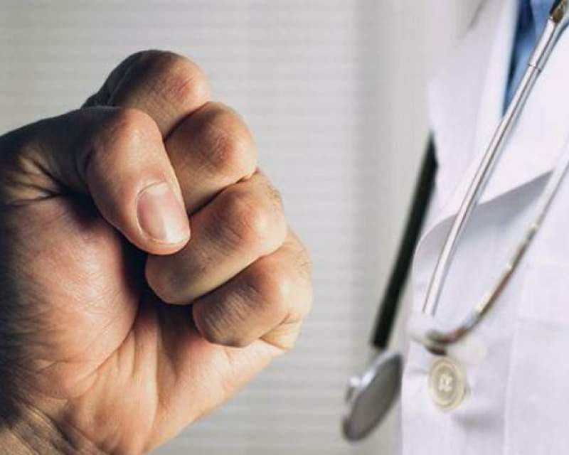 ضرب و شتم یک پرستار در یاسوج توسط بیمار و همراهان وی