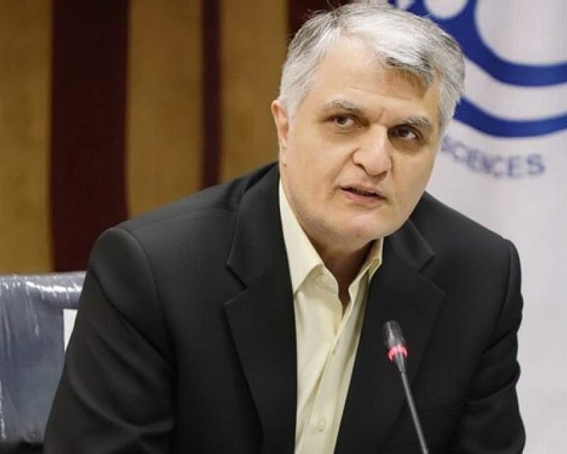 تزریق ژل، بوتاکس و اعمال جراحی زیبایی فقط توسط پزشک و در مراکز مجاز قابل انجام است