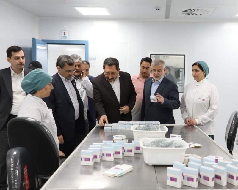 وزیر صمت یک شرکت دارویی را در البرز افتتاح کرد