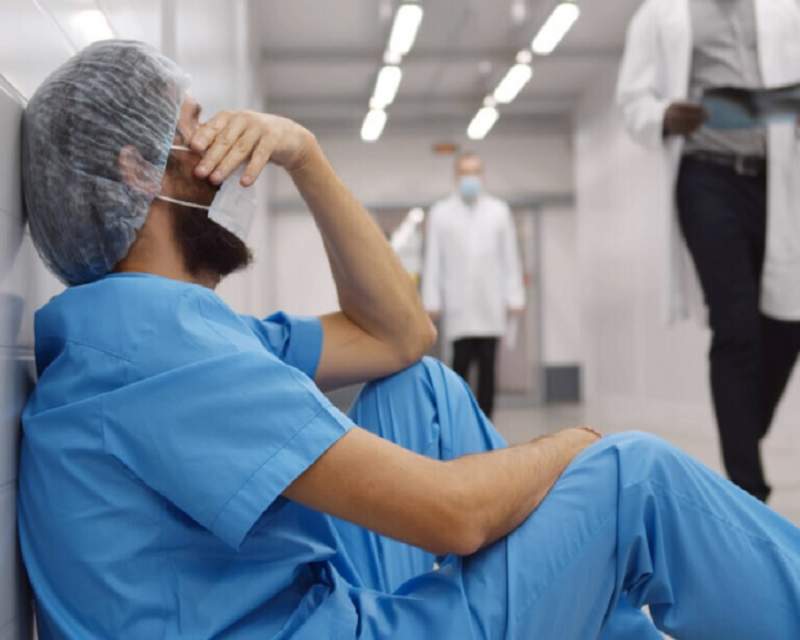 رشته‌ای که روزی رؤیا بود؛ رزیدنتی، تحقیر تمام‌عیار