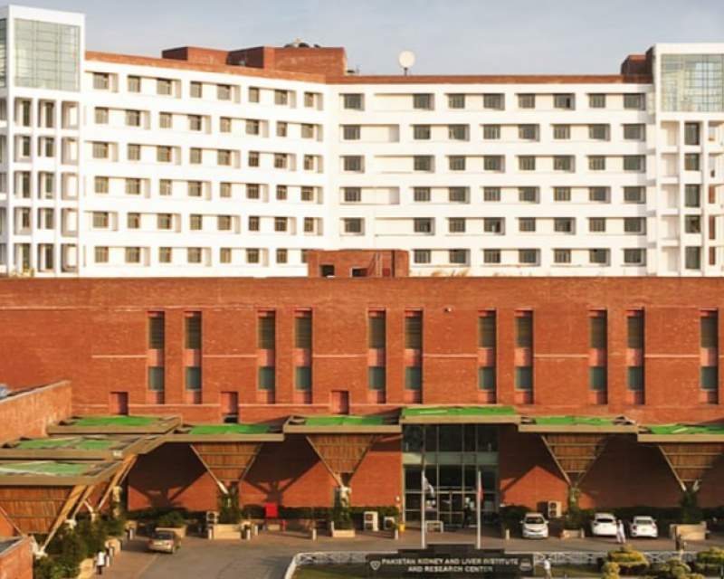 یک مرکز پزشکی در پاکستان به نقطه عطف ۱۰۰۰ عمل پیوند کبد دست یافت