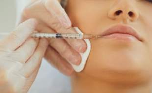 هشدار درباره مصرف ژل‌ها و محلول‌های تزریقی زیبایی تقلبی