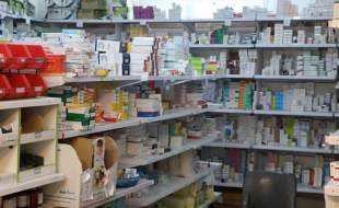 داروخانه متخلف در اصفهان پلمب شد