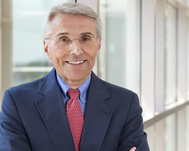 یک انکولوژیست برجسته، مدیر مرکز دارو FDA شد