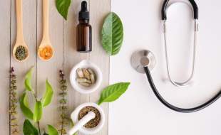 ماجرای پذیرش دانشجو در دانشگاه جعلی طب سنتی در ایران