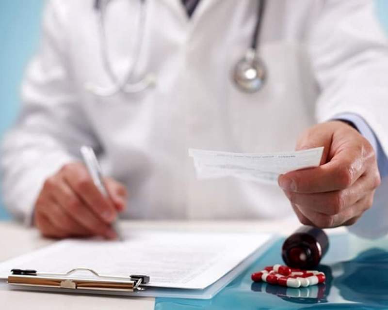 کمبود پزشک نداریم