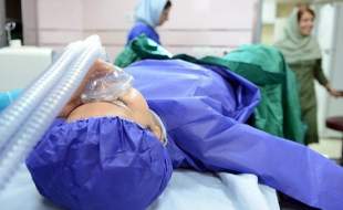 رها شدن بیمار بیهوش به‌ دلیل ندادن زیرمیزی!