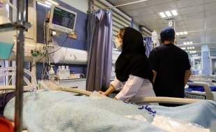 برخی بیماران برای پرداخت زیرمیزی به پزشکان مجبور به گرفتن وام و خرید سکه می‌شوند!