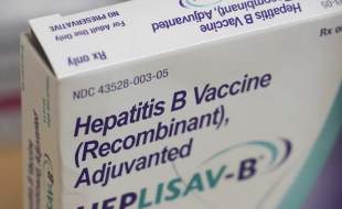 واکسن هپاتیت B از برنامه واکسیناسیون نوزادان آمریکا حذف می‌شود!