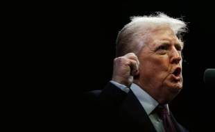 استقبال ترامپ از حذف واکسن هپاتیت B از برنامه واکسیناسیون نوزادان آمریکا