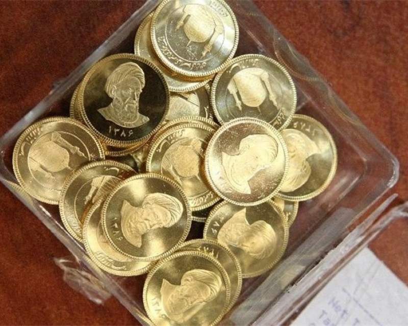 اعتراض شدید یک دانشجو به وزیر بهداشت درباره دریافت سکه توسط معاونش