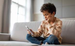 داشتن موبایل قبل از نوجوانی با خطرات سلامتی مرتبط است