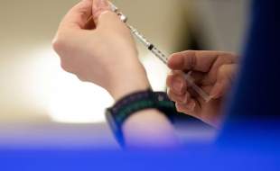 سازمان غذا و دارو آمریکا درباره مرگ‌ومیرهای احتمالی مرتبط با واکسن‌های کووید تحقیق می‌کند