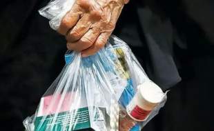 «دارو» ماه به ماه گران می‌شود؛ بیمه تائید نمی‌کند، پولدار، آزاد می‌خرد و بی پول دست خالی برمی‌گردد