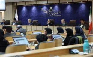 هشدار رئیس سازمان غذا و دارو درباره تجویز غیرمنطقی، فشار هزینه‌ها و قاچاق معکوس دارو